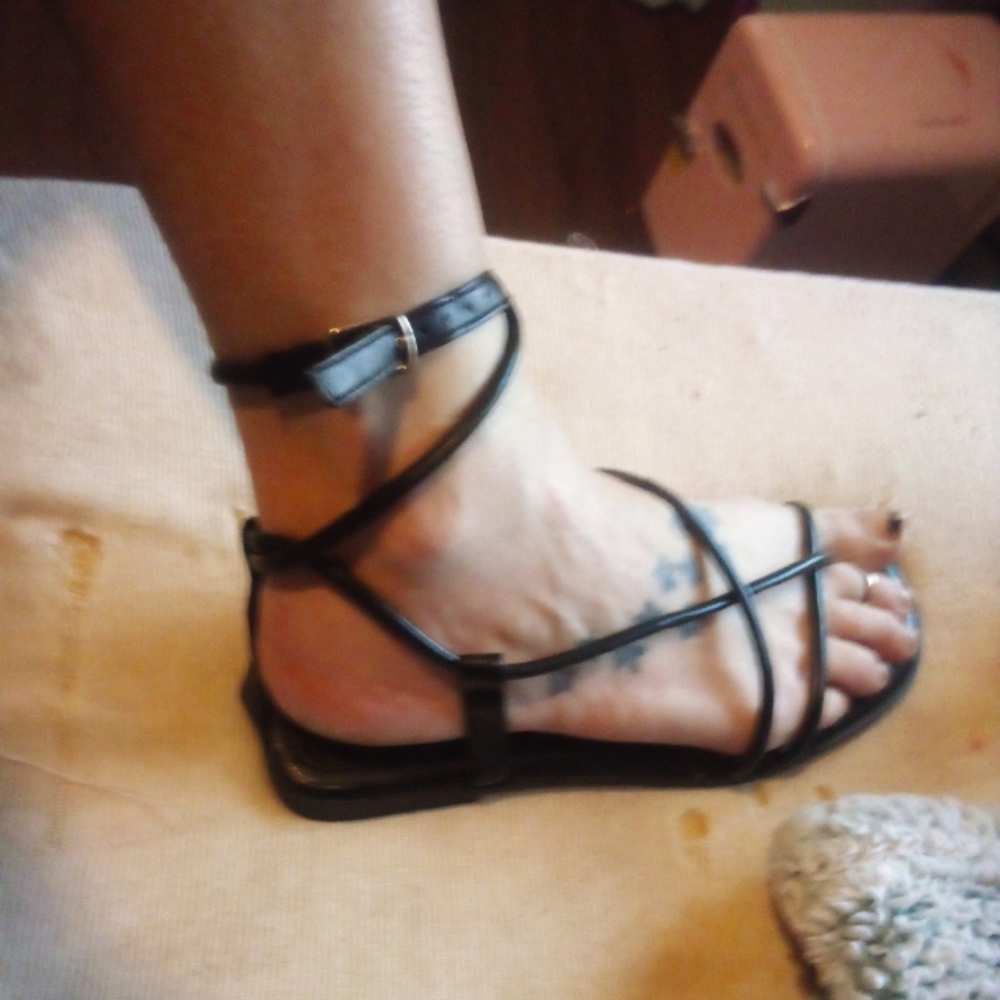 Black thing sandles